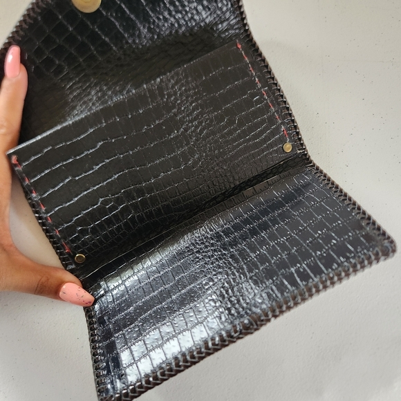 Vintage Tooled Brown Leather Billfold Wallet Womens Handmade 1970s Western Boho - Picture 6 of 6